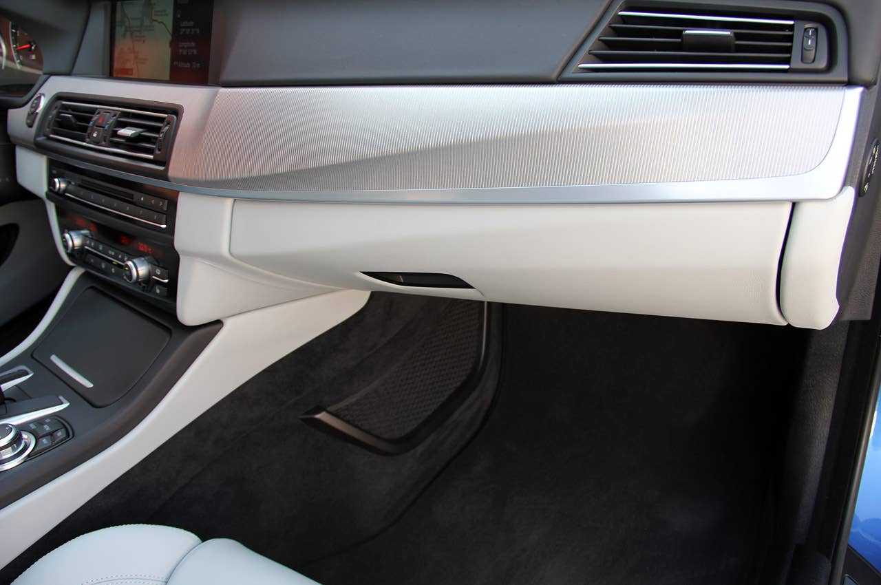 2012 BMW M5 dash