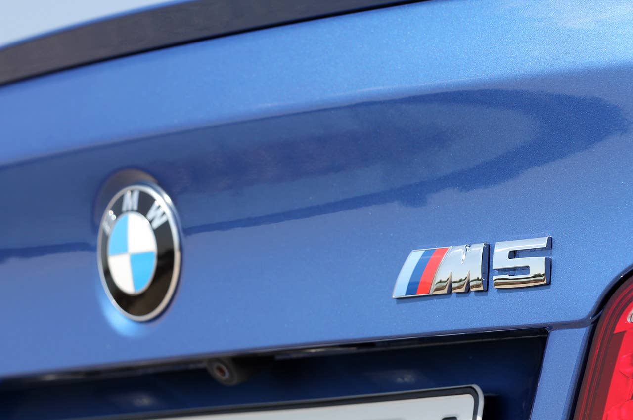 2012 BMW M5 badge
