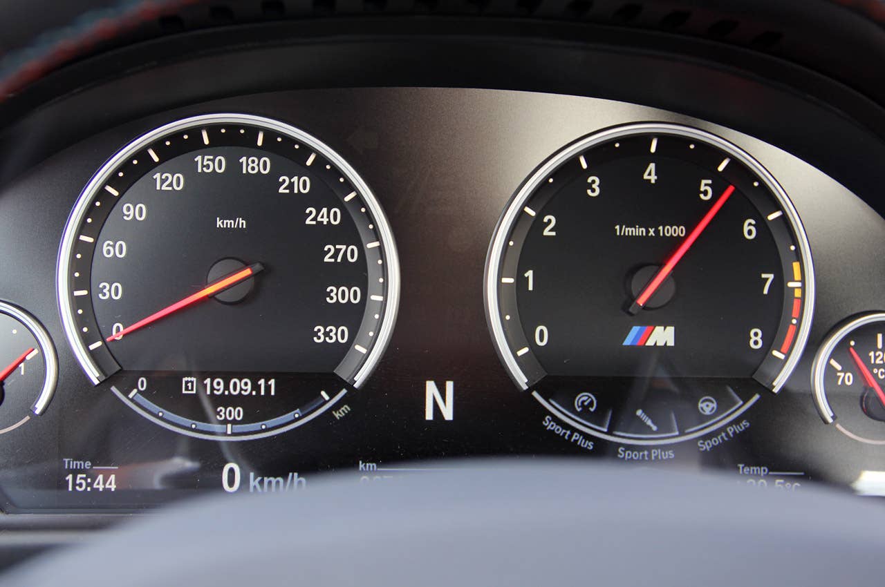 2012 BMW M5 gauges
