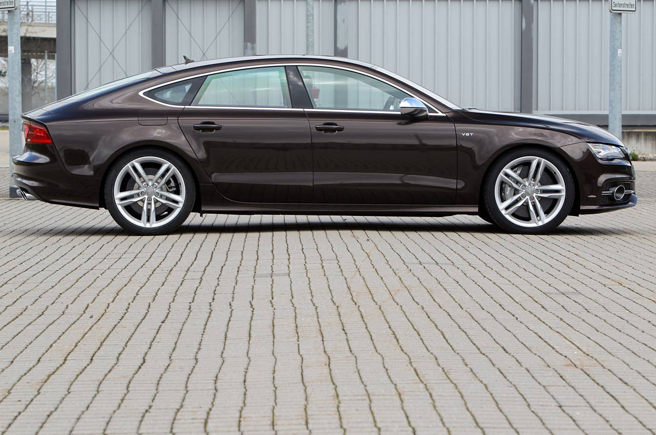 2013 Audi S7 side view