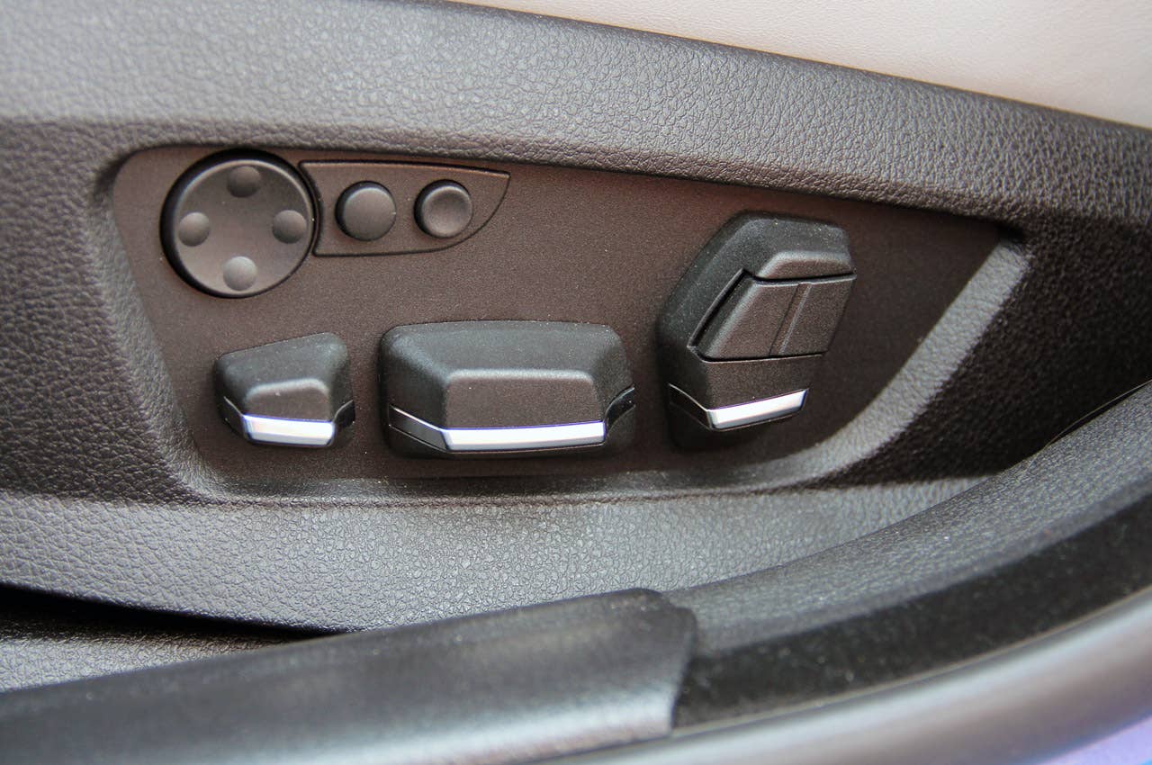 2012 BMW M5 seat controls