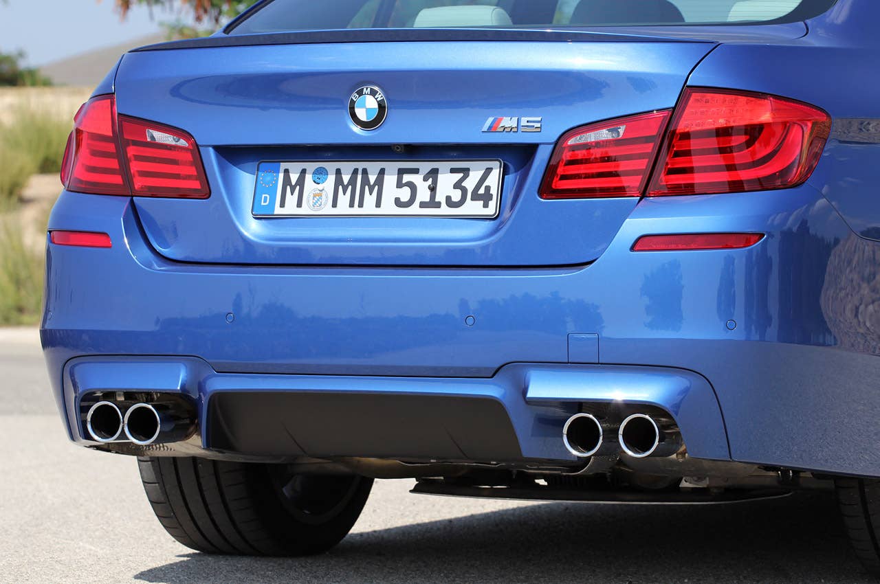 2012 BMW M5 rear detail