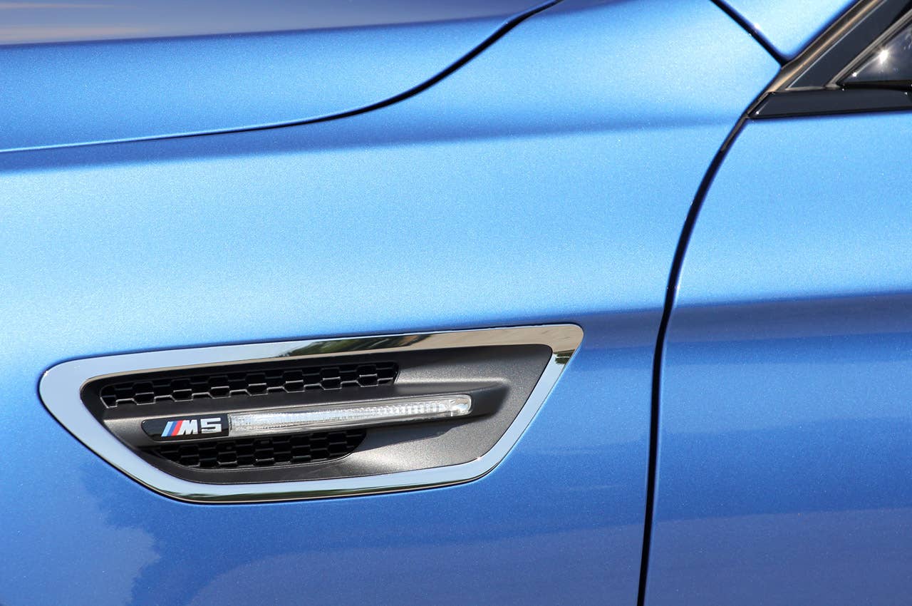 2012 BMW M5 side vent