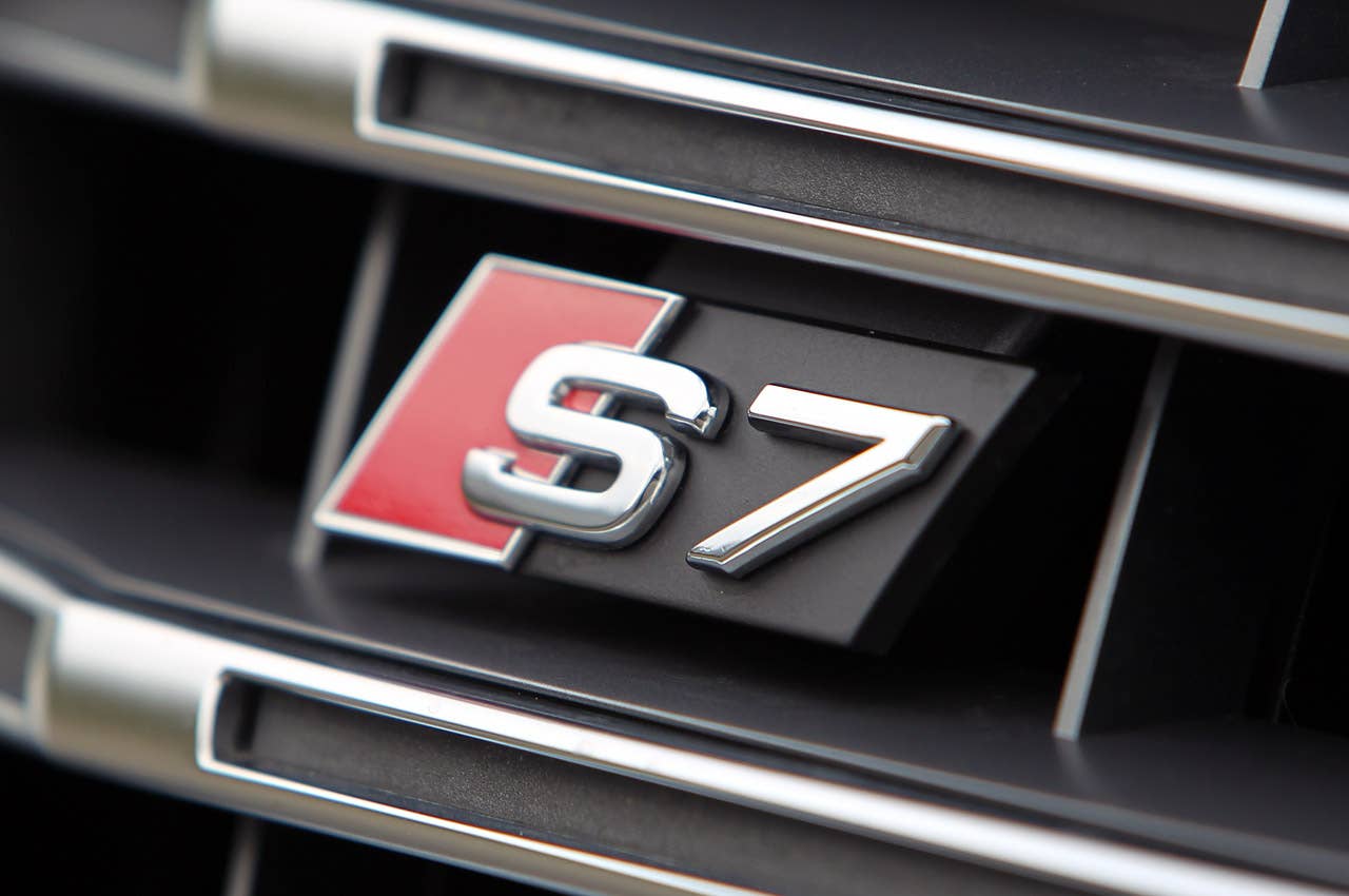 2013 Audi S7 badge