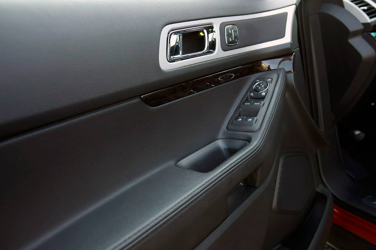 2012 Ford Explorer EcoBoost door trim