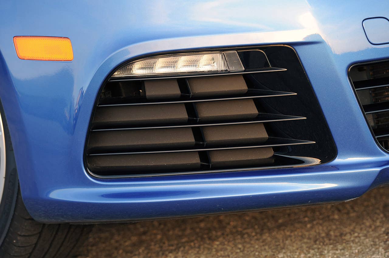 2012 Volkswagen Golf R lower grille