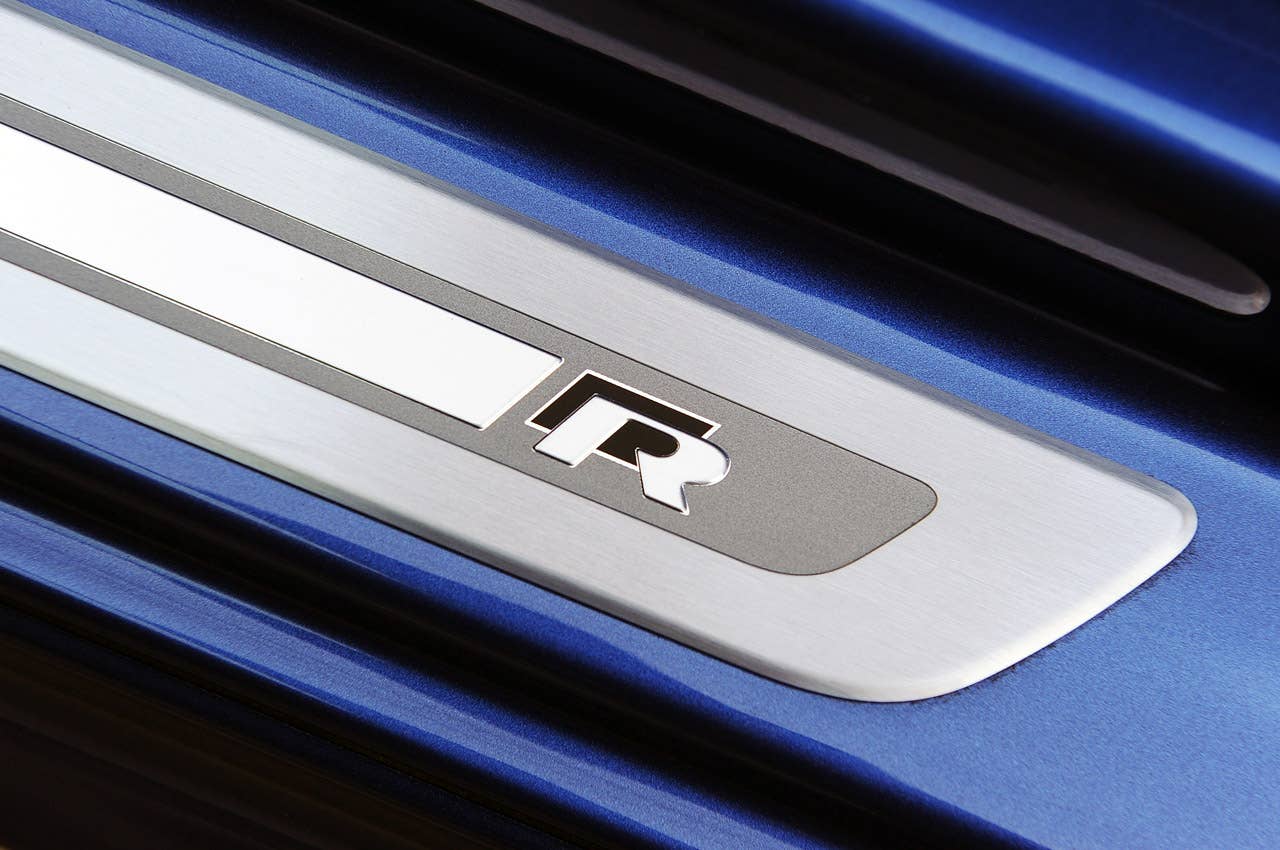 2012 Volkswagen Golf R sill plate