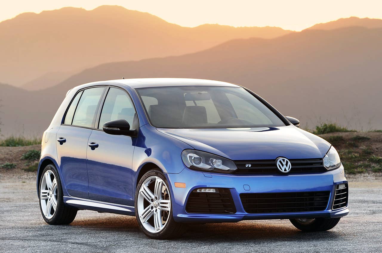 2012 Volkswagen Golf R front 3/4 view
