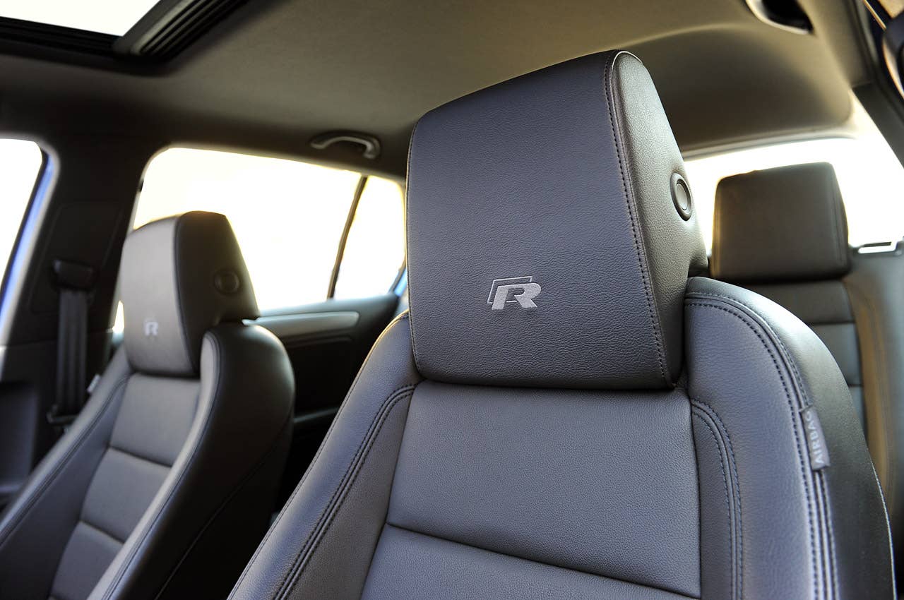 2012 Volkswagen Golf R front seats
