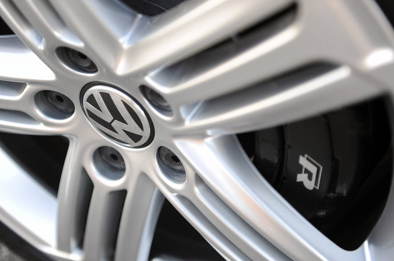 2012 Volkswagen Golf R wheel detail