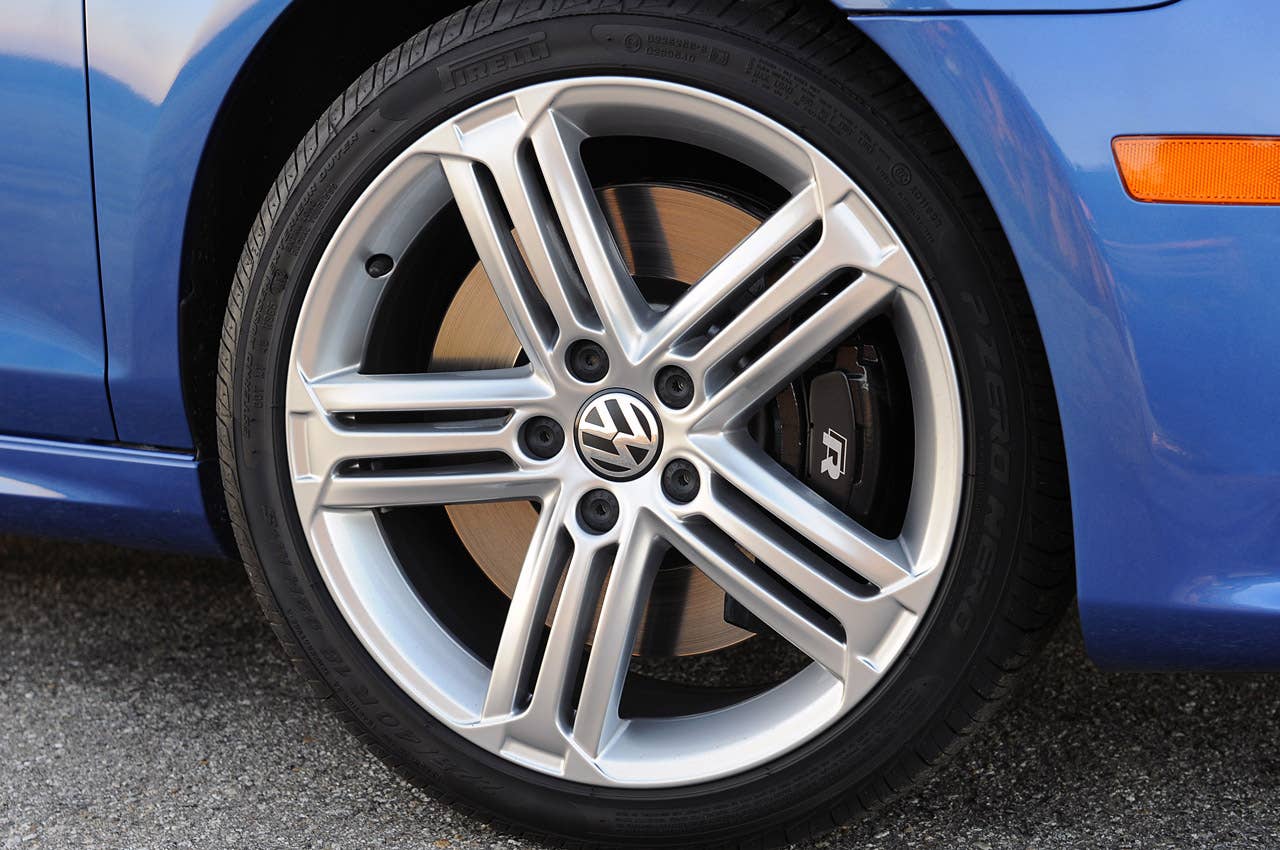 2012 Volkswagen Golf R wheel