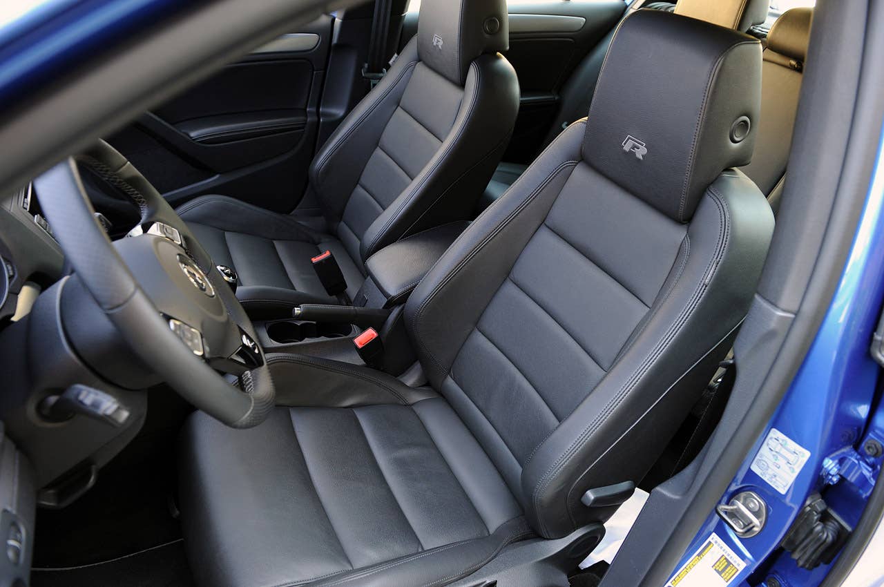 2012 Volkswagen Golf R front seats