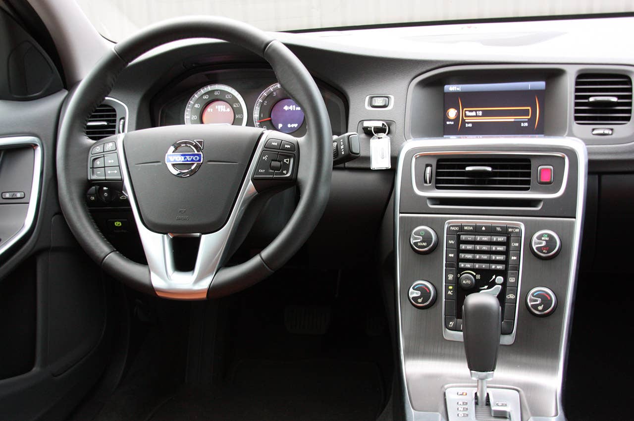 2011 Volvo S60 interior
