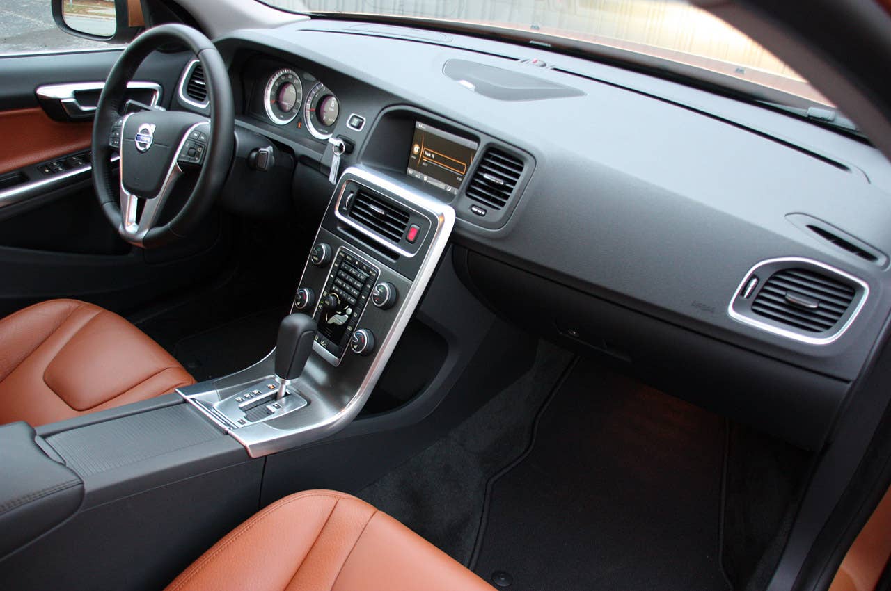 2011 Volvo S60 interior