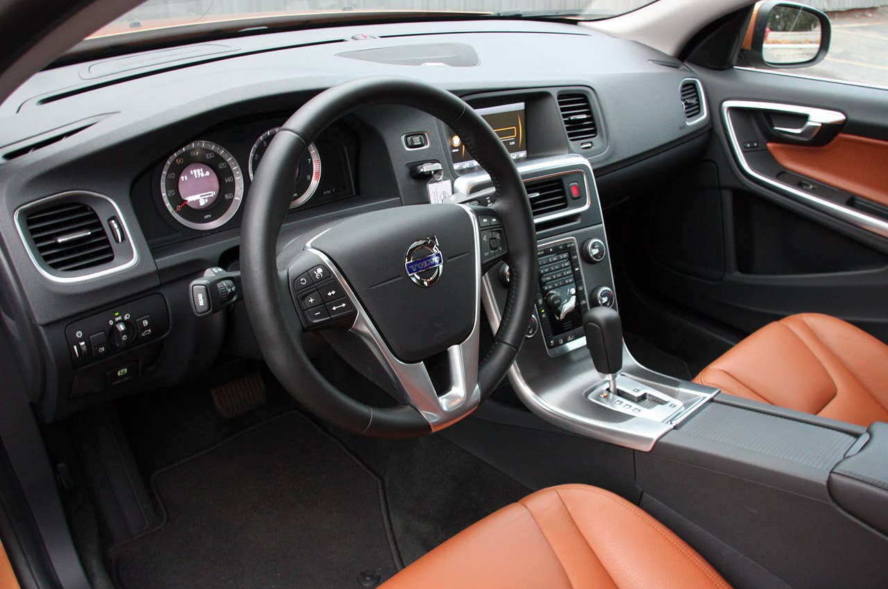 2011 Volvo S60 interior