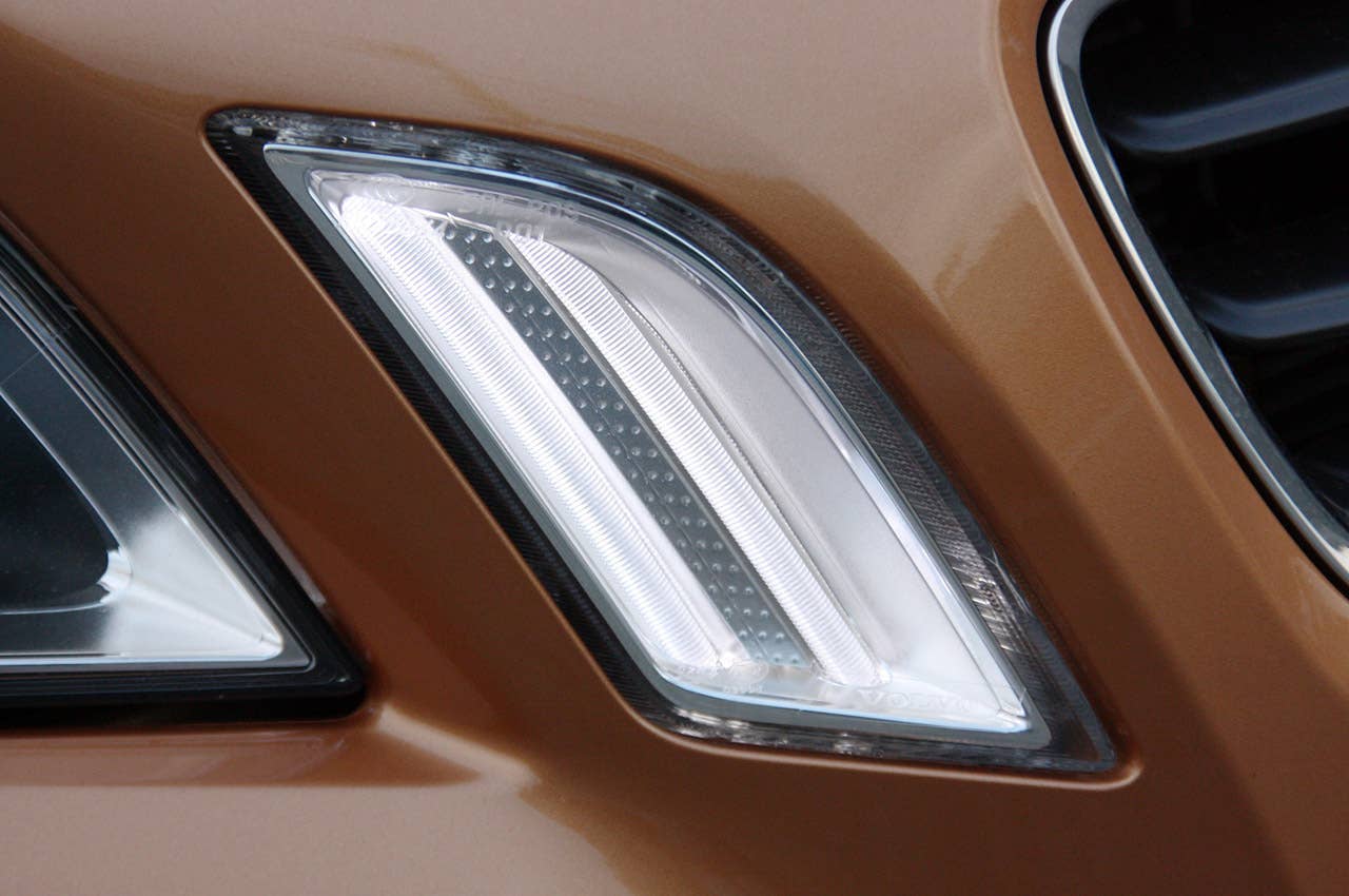 2011 Volvo S60 fog light