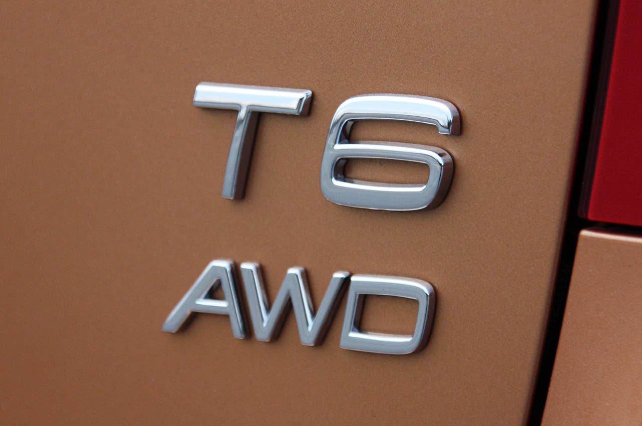2011 Volvo S60 badge