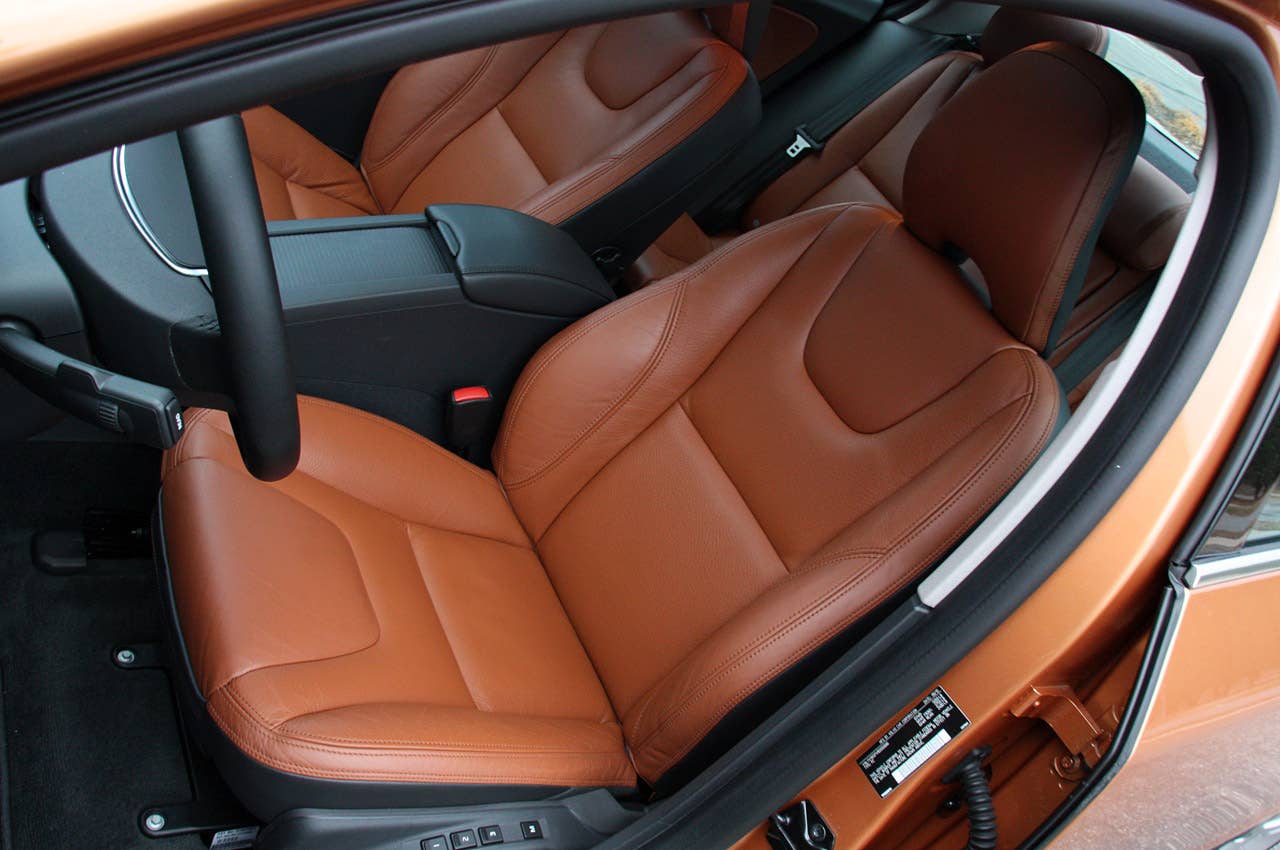 2011 Volvo S60 front seats