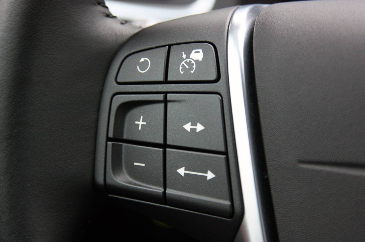 2011 Volvo S60 steering wheel controls
