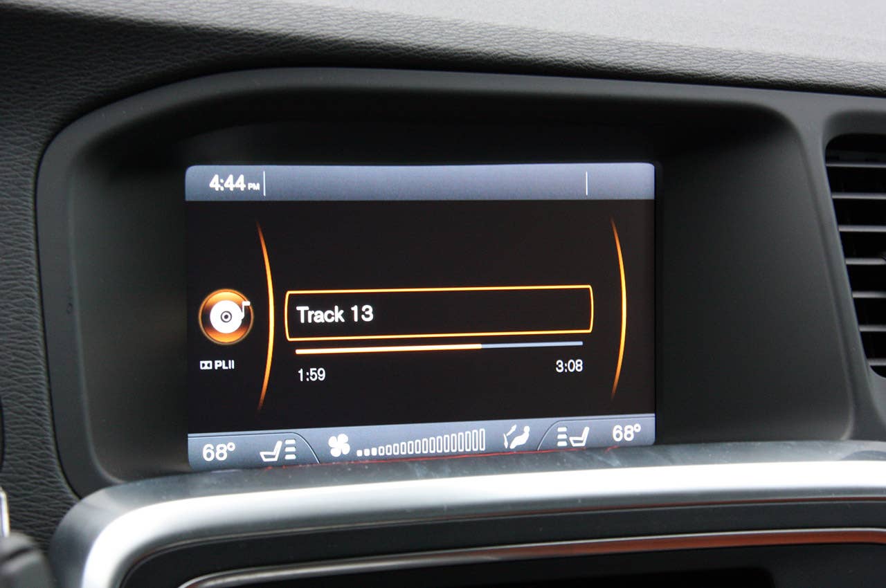 2011 Volvo S60 multimedia system