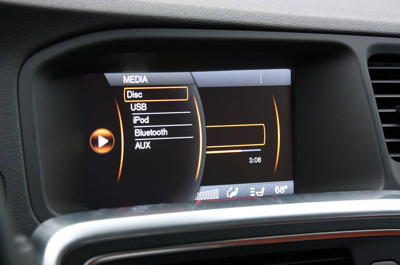 2011 Volvo S60 multimedia system