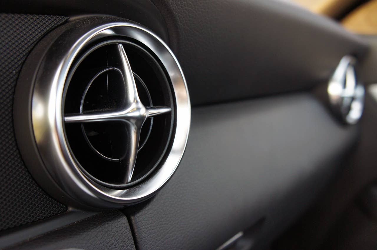 2012 Mercedes-Benz SLK350 dash vents