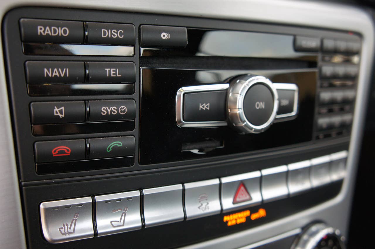 2012 Mercedes-Benz SLK350 instrument panel