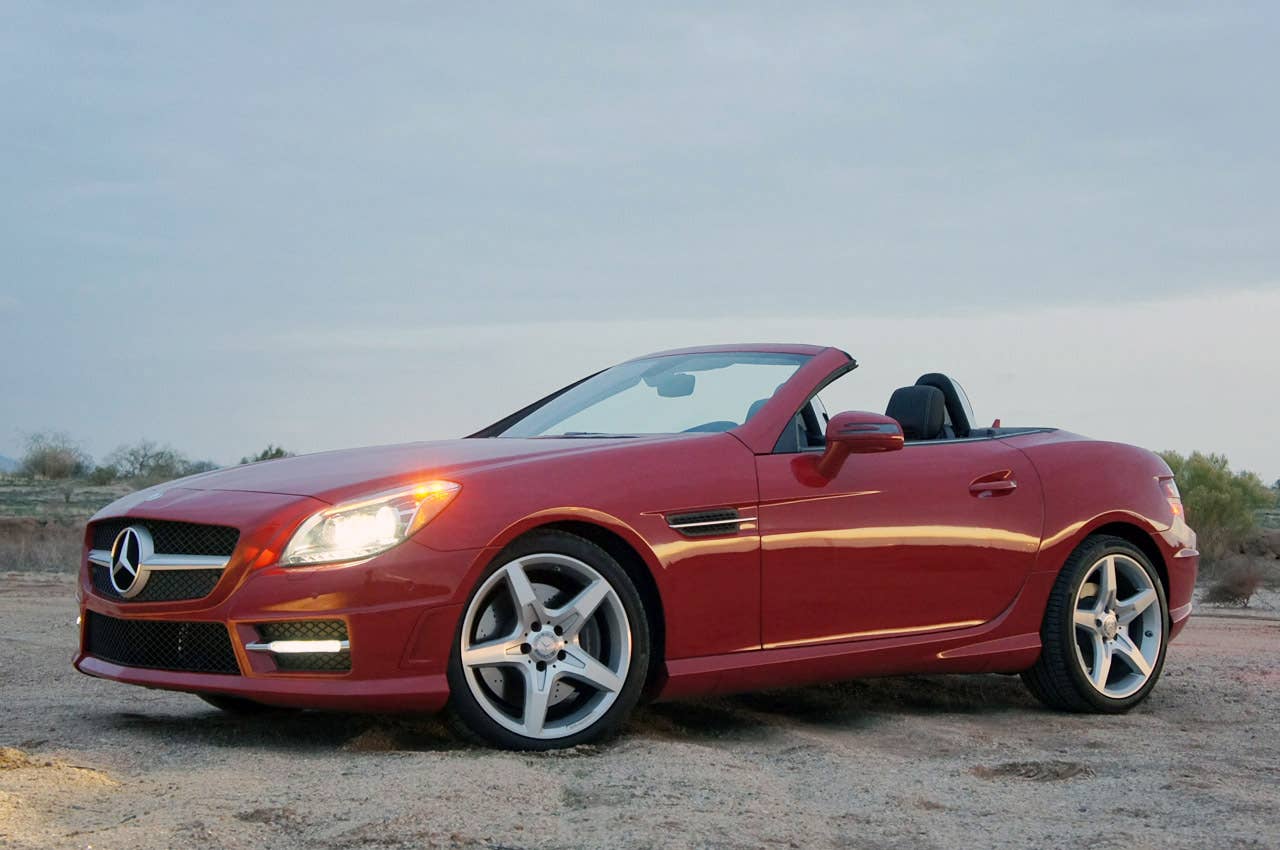 2012 Mercedes-Benz SLK350 front 3/4 view