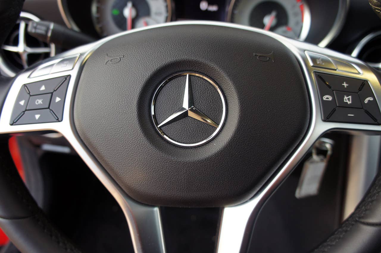 2012 Mercedes-Benz SLK350 steering wheel