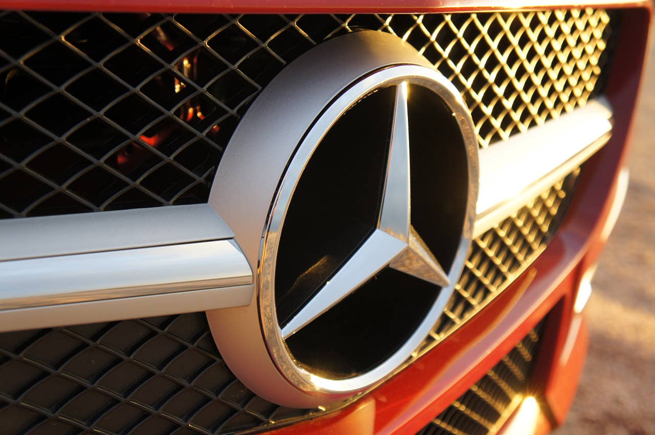 2012 Mercedes-Benz SLK350 grille