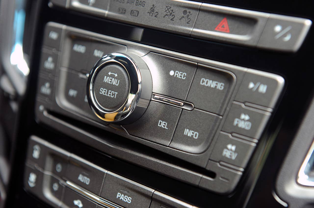 2011 Cadillac CTS-V Coupe stereo controls