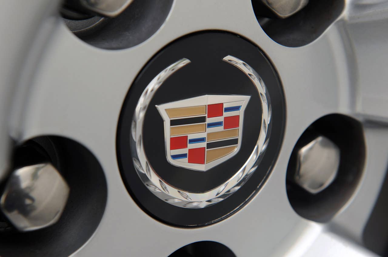 2011 Cadillac CTS-V Coupe wheel detail
