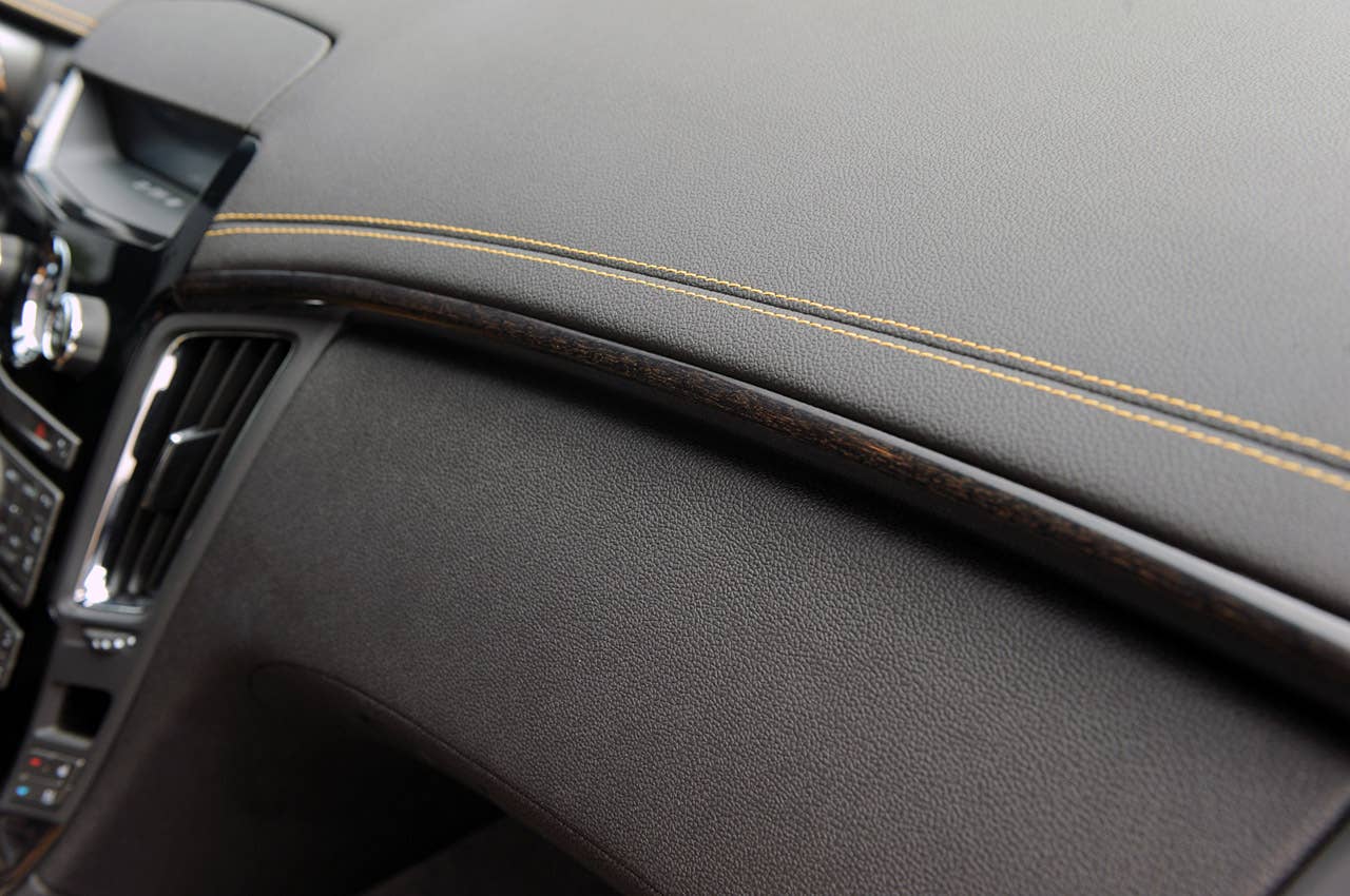 2011 Cadillac CTS-V Coupe dash