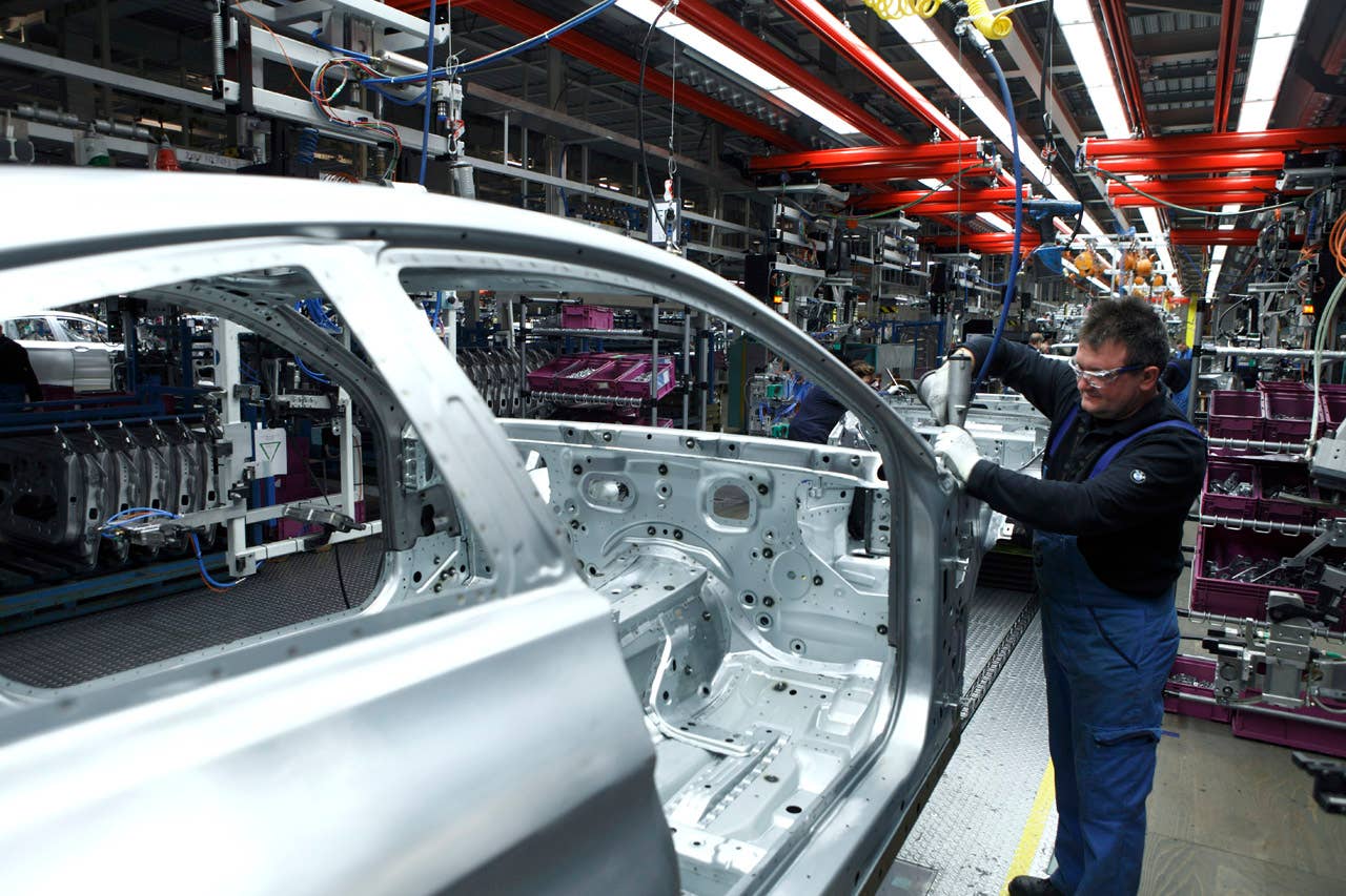 Production BMW 6 Series Coupe, BMW Plant Dingolfing (03/20011).