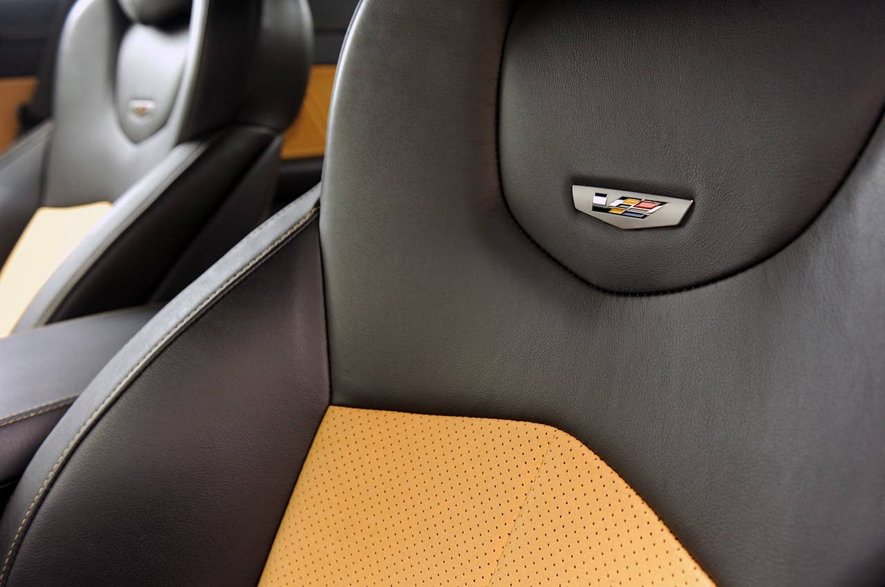 2011 Cadillac CTS-V Coupe front seats