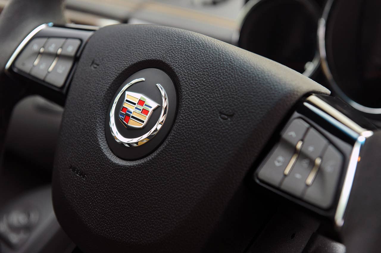 2011 Cadillac CTS-V Coupe steering wheel