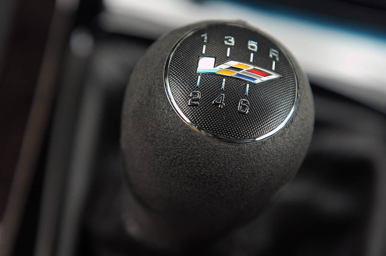 2011 Cadillac CTS-V Coupe shifter