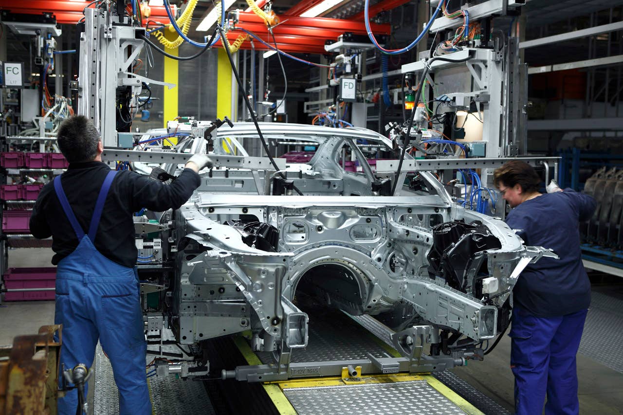 Production BMW 6 Series Coupe, BMW Plant Dingolfing (03/20011).