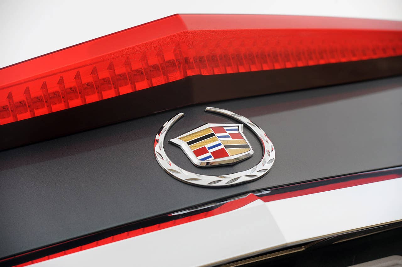 2011 Cadillac CTS-V Coupe logo