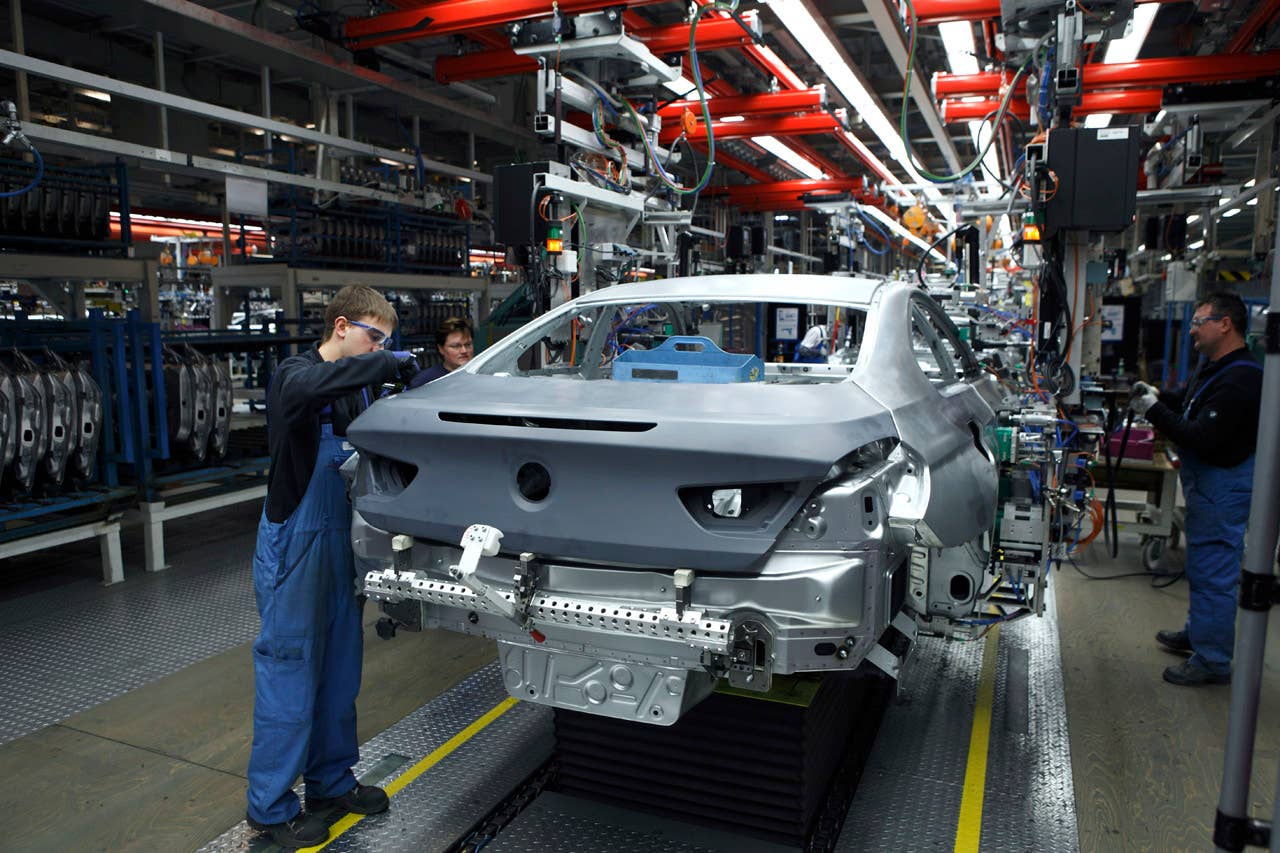 Production BMW 6 Series Coupe, BMW Plant Dingolfing (03/20011).