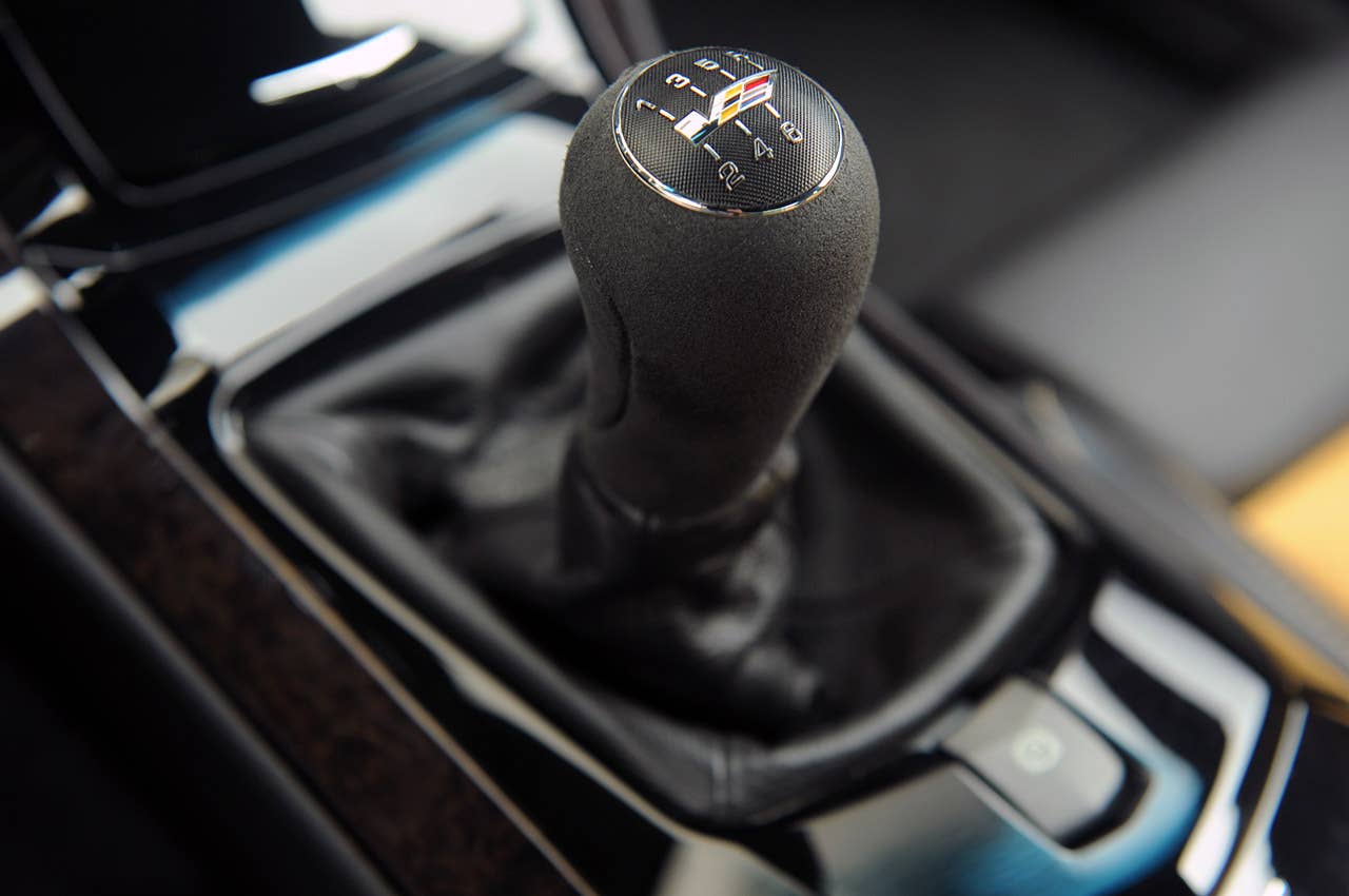 2011 Cadillac CTS-V Coupe shifter