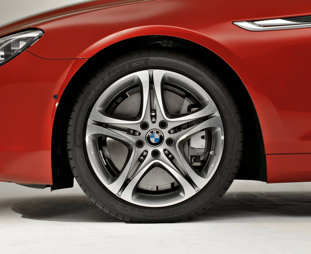 The new BMW 6 Series Coupe - Exterior (03/2011).
