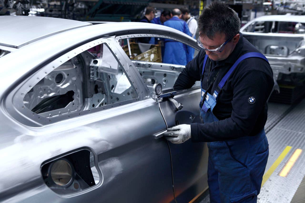 Production BMW 6 Series Coupe, BMW Plant Dingolfing (03/20011).