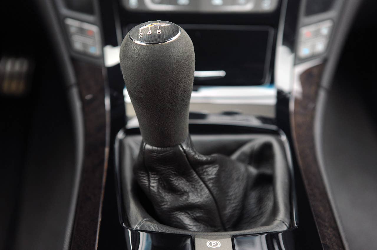 2011 Cadillac CTS-V Coupe shifter