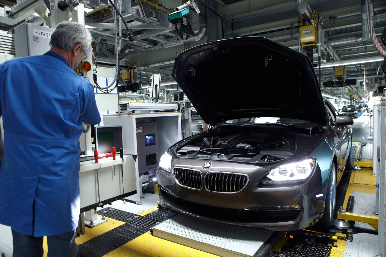 Production BMW 6 Series Coupe, BMW Plant Dingolfing (03/20011).