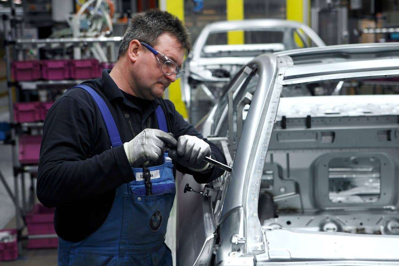 Production BMW 6 Series Coupe, BMW Plant Dingolfing (03/20011).