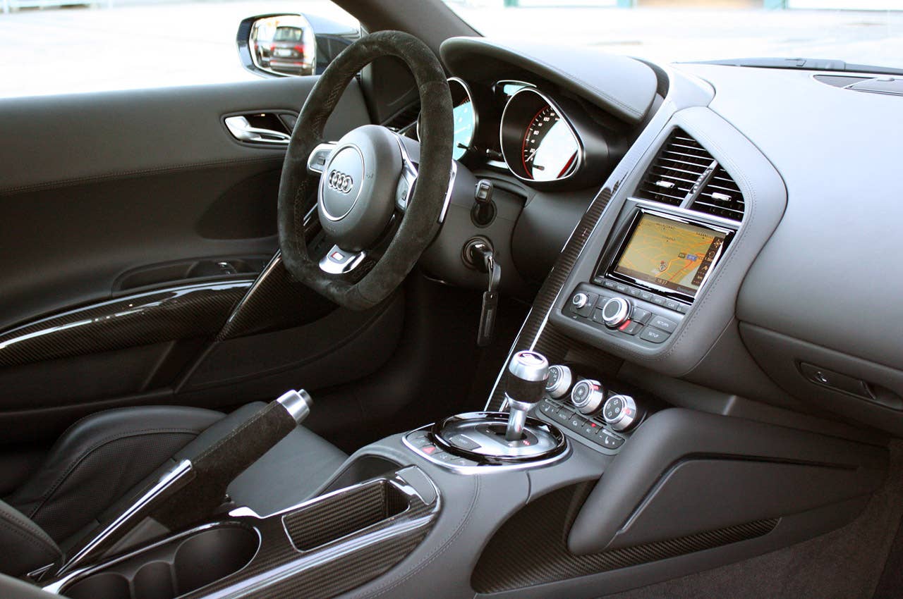 2014 Audi R8 V10 Plus interior