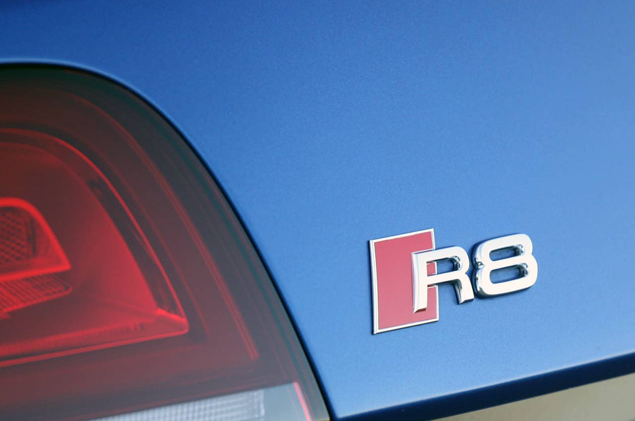 2014 Audi R8 V10 Plus badge