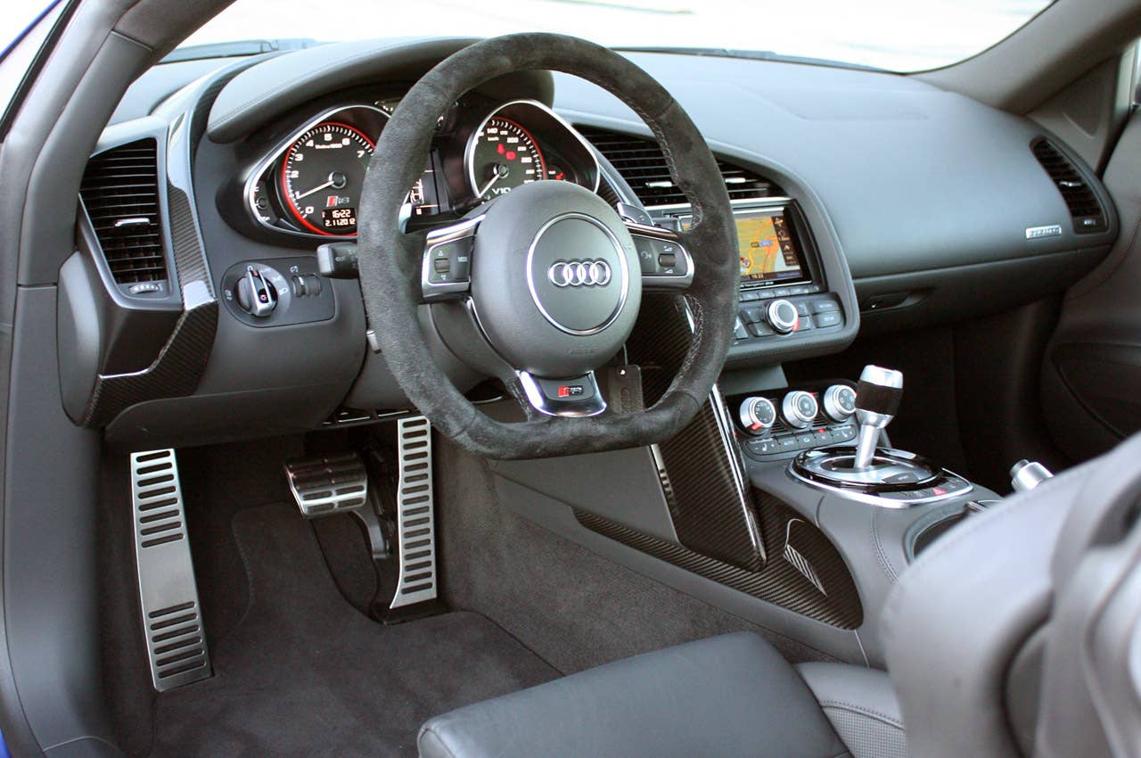 2014 Audi R8 V10 Plus interior