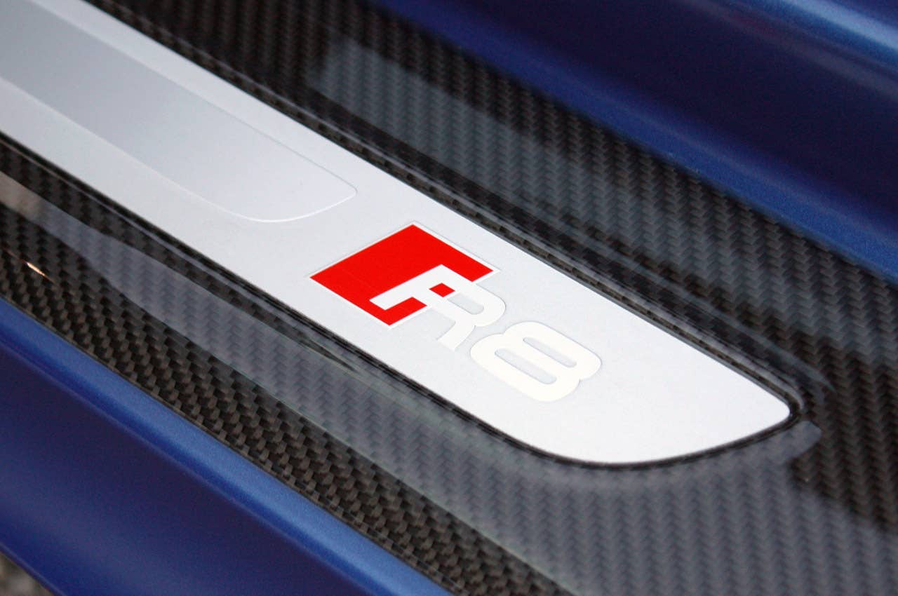2014 Audi R8 V10 Plus sill plate